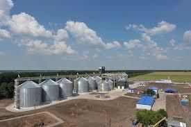 Компания «НИБУЛОН» завершила монтаж четырех из восьми зернохранилищ нового комплекса