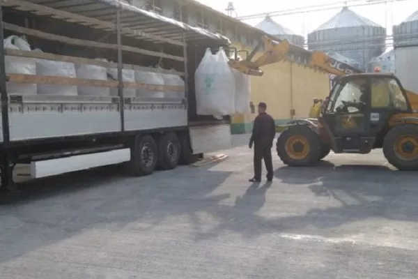 Агропродсервис отправил в Польшу первую партию соевого жмыха