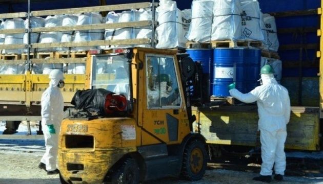 Негодящі пестициди з України відправляють на переробку до Франції