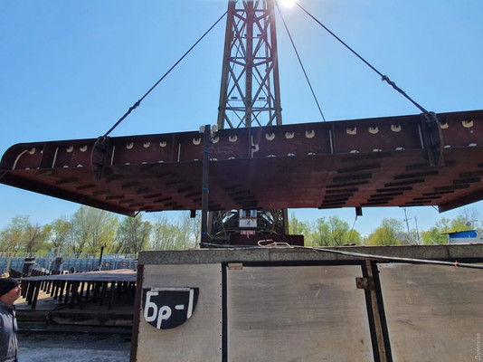 В Україні побудують найбільшу зернову баржу