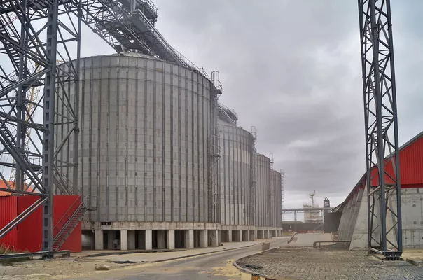 Терминал ЕВТ перевалил рекордный объем зерна через склад