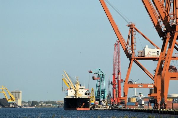 Відвантаження зернових з портів України скоротилося на 10% 