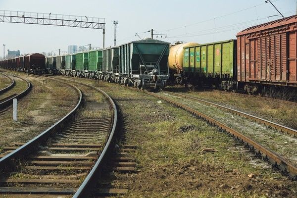 УЗ знову відклала введення в дію нового договору на перевезення вантажів