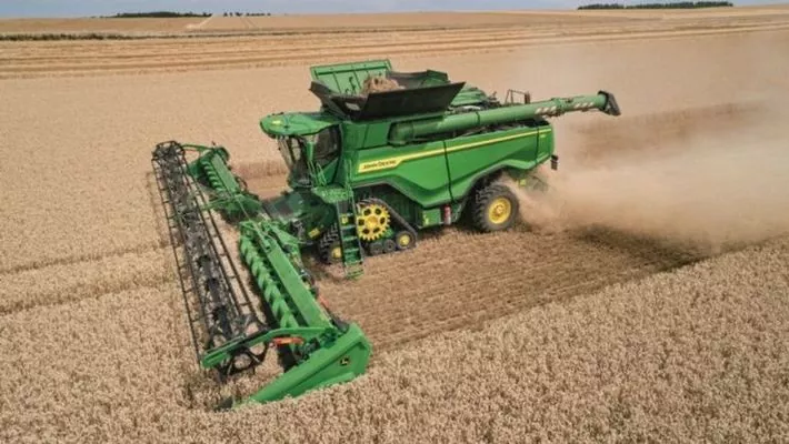 У John Deere розповіли про комбайни X9