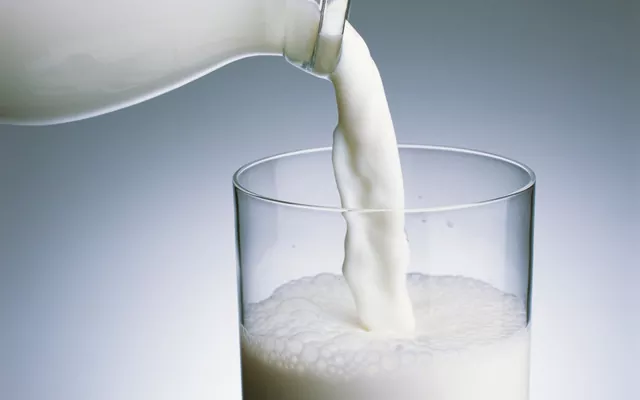 Виробництво українського молока скорочується