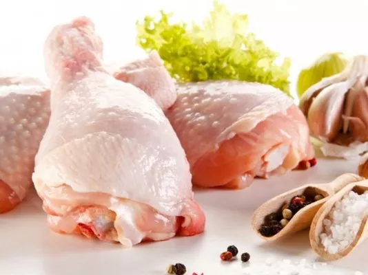 Виробники курятини повинні виграти від проблем з АЧС та коронавірусом
