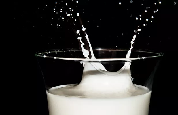 В Україні знову дорожчає молокосировина