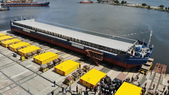 НІБУЛОН спустила на воду нове замовлення – несамохідне судно