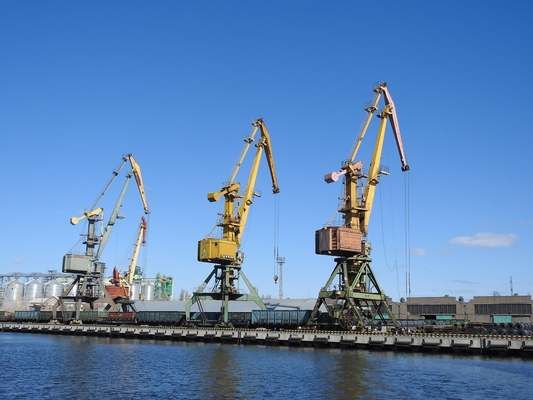 Миколаївський морський порт утримує лідерські позиції з перевалки олії та зернових