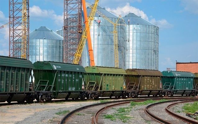У січні-лютому залізничні перевезення зерна в Україні знизилися більш ніж на третину