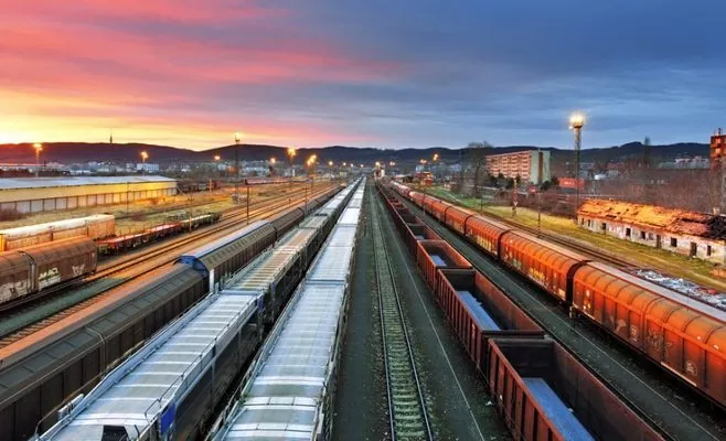Обсяги перевезення зерна залізницею в Україні впали майже на третину