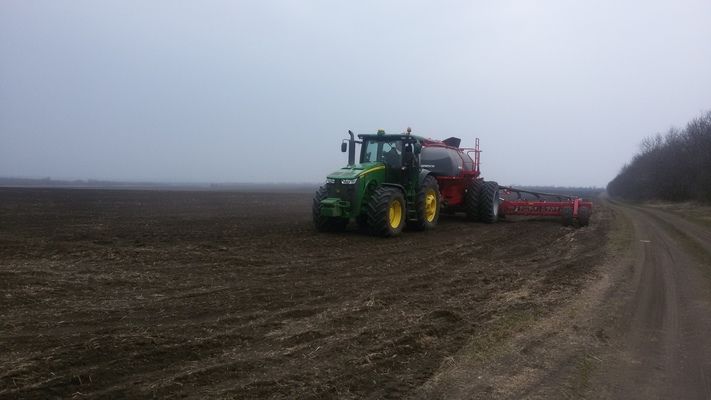 Мільйон гектарів під ярі культури засіяли аграрії Полтавщини