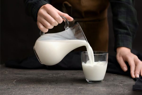 Закупка молока перерабатывающими предприятиями уменьшилась на 11%