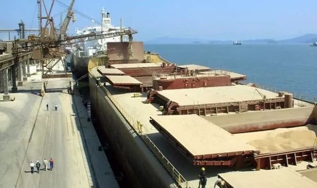 Украина хочет привлечь более крупные корабли для «зернового коридора»