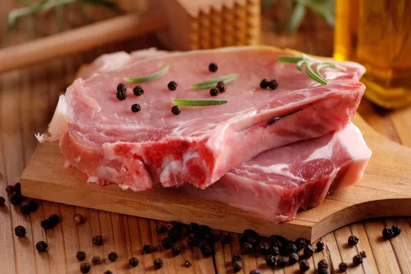 Украина снизила импорт свинины почти в 3 раза
