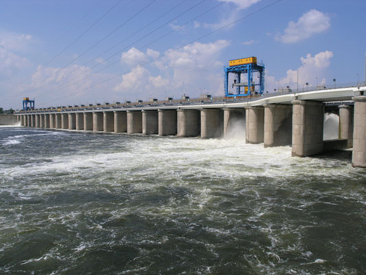 Росіяни скидають воду з Каховської ГЕС