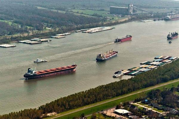 Дунайські порти встановили рекорд, переваливши понад 3 млн тонн вантажів за місяць
