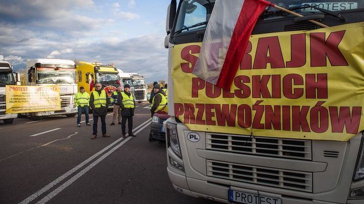 Польща закликає Україну до діалогу щодо "транспортного безвізу"