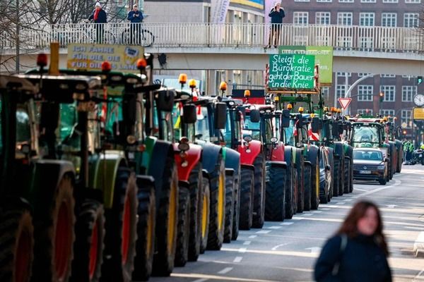Німецькі фермери заблокували доступ до ключових портів Німеччини