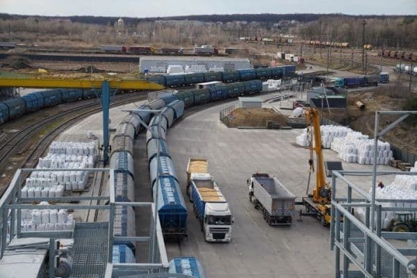 На кордоні з Україною відкрито найбільший в Європі термінал для перевалки сільгосппродукції