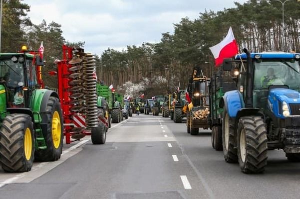 Польські фермери розблокували кордон з Україною: чи очікувати нового протистояння?