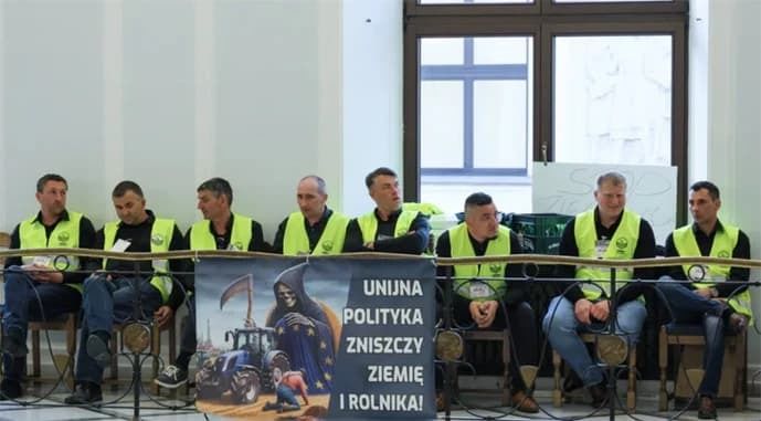 Польські фермери знову протестують: проти "Зеленого курсу" та імпорту з України