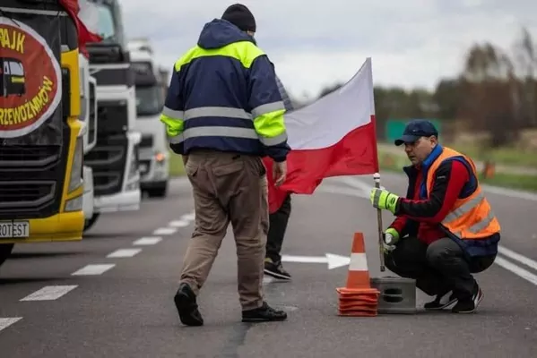 Польские фермеры обещают возобновить блокаду границы с Украиной