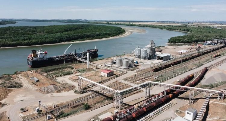 Румыния планирует купить управляющую компанию единого морского порта Молдовы