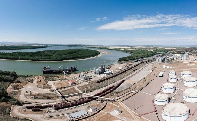 В Молдове судно повредило единый зерновой терминал