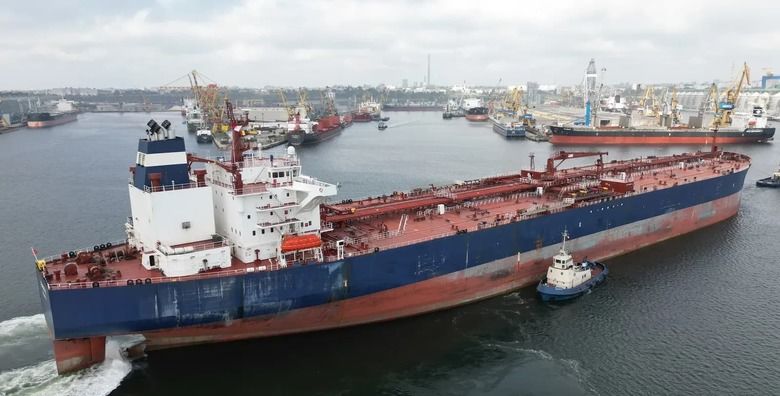 Російський танкер Marathon вночі проник на виключну економічну зону Естонії