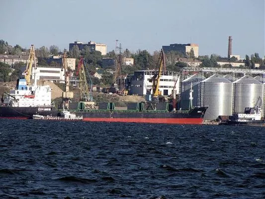 Порт Николаев (Украина) увеличил отгрузку зерна и растительного масла
