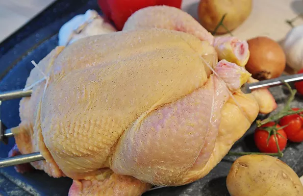 АМКУ обещает до октября разобраться с повышением цен на курятину