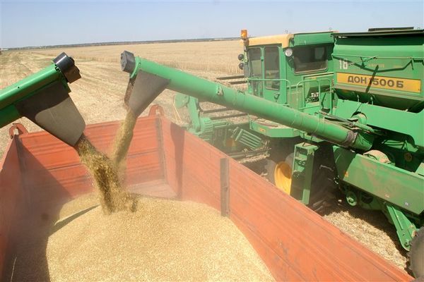 Аграрии Украины осваивают новые методы перевалки зерна