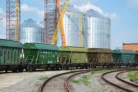 В январе-октябре ж/д перевозки зерновых грузов в Украине возросли на 20% - Госстат