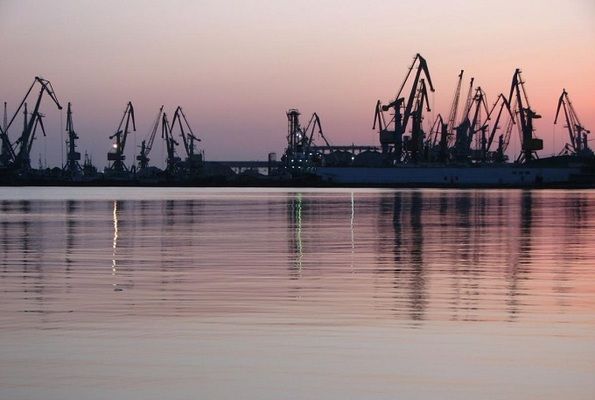 Блокада на Азове: порты переходят на сокращенную рабочую неделю