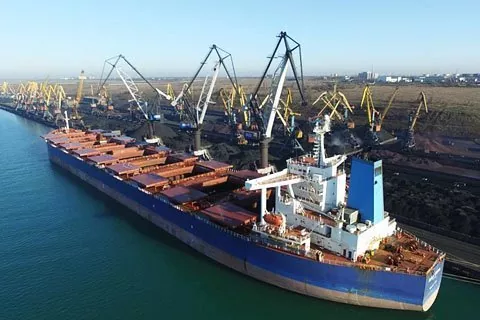 Морпорти України за рік наростили перевалку вантажів до 135 млн тонн