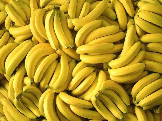 Фермери виростили банани з їстівною шкіркою