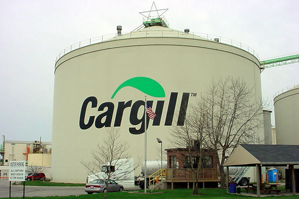 ФГВФЛ конвертировал в акции Приватбанка депозиты Cargill на $70 млн