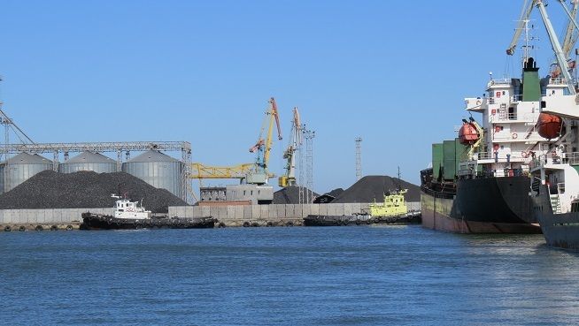Знизилися тарифи УЗ на перевезення агровантажів у порт Херсон