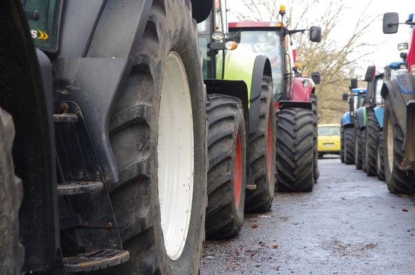 60 тракторів заблокують трасу М-14: фермери Миколаївщини виходять на акцію протесту