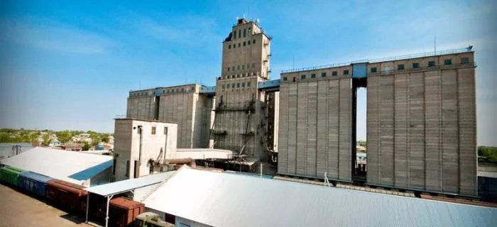 Госрезерв принял на хранение 100 тыс. т зерна