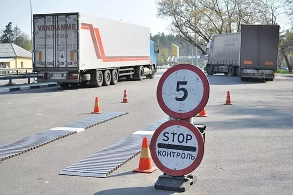 Комплексы весового контроля заработали на трассе Киев-Чоп